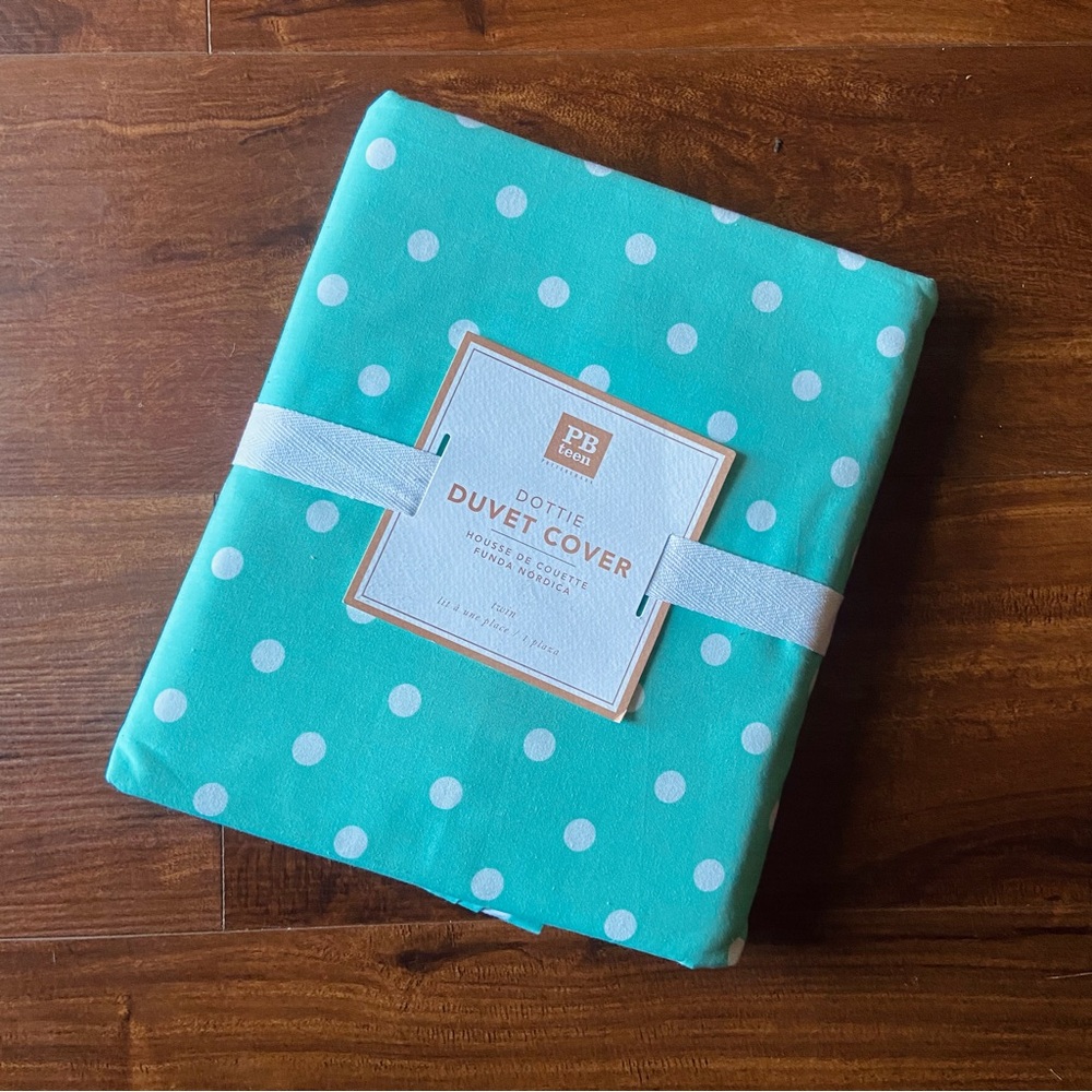 NWT Pottery Barn Dottie Duvet Cover (Twin)
